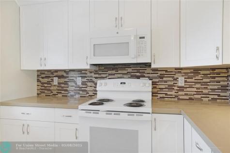 111 SE 3 Avenue Dania Beach FL 33004