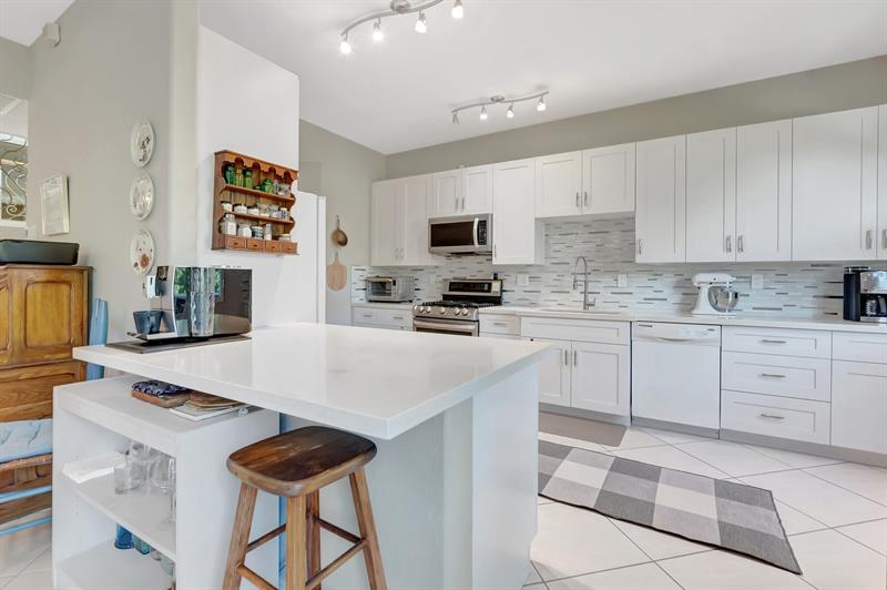 1776 Bay Drive Pompano Beach FL 33062