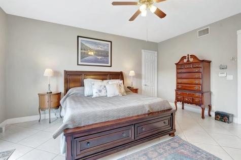 1776 Bay Drive Pompano Beach FL 33062