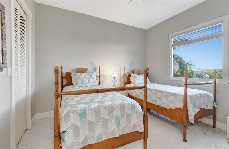 1776 Bay Drive Pompano Beach FL 33062