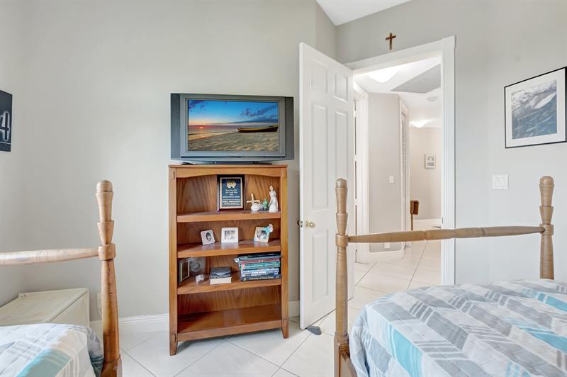 1776 Bay Drive Pompano Beach FL 33062