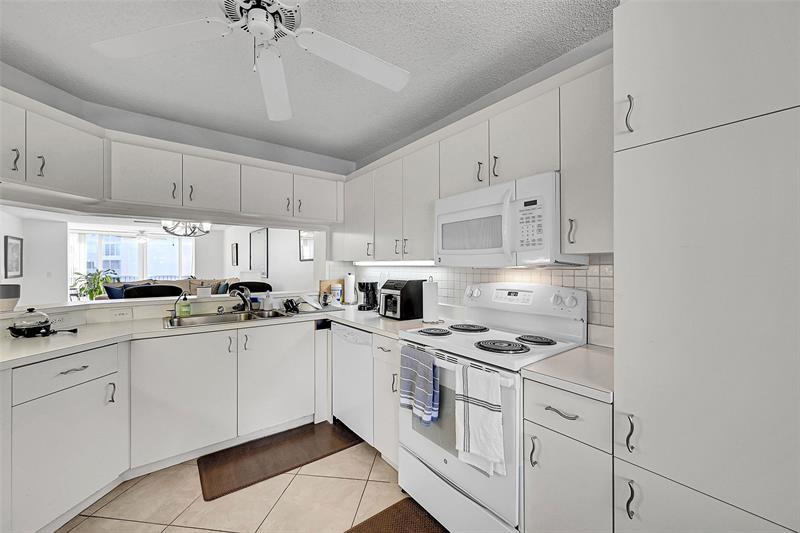 10133 NW 24th Place Sunrise FL 33322