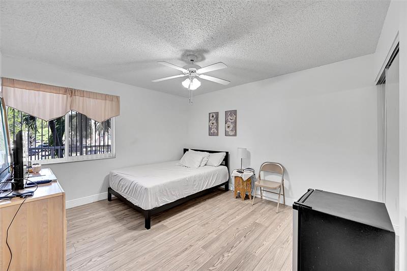 10133 NW 24th Place Sunrise FL 33322