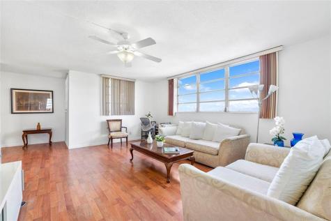1811 Jefferson Street Hollywood FL 33020