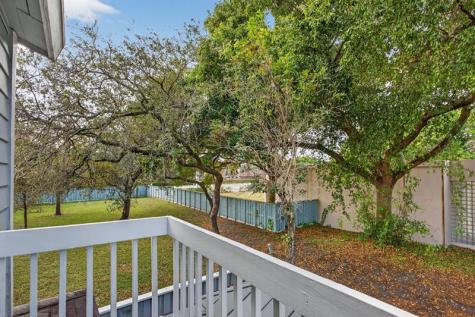 2047 Winners Circle North Lauderdale FL 33068