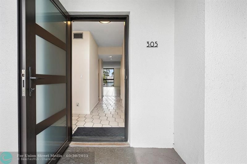 2707 NE 14th Street Causeway Pompano Beach FL 33062