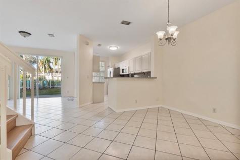 3811 NW 90th Way Sunrise FL 33351