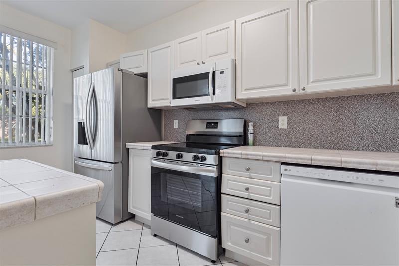 3811 NW 90th Way Sunrise FL 33351