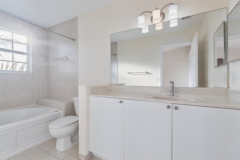 3811 NW 90th Way Sunrise FL 33351