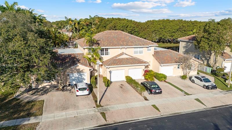 3811 NW 90th Way Sunrise FL 33351