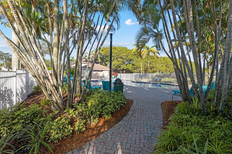 3811 NW 90th Way Sunrise FL 33351