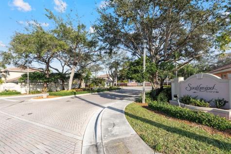 3811 NW 90th Way Sunrise FL 33351