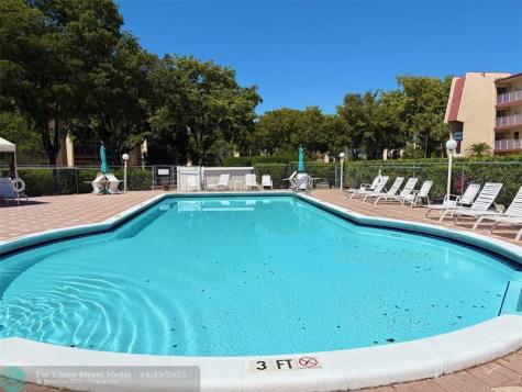 1055 Country Club Drive Margate FL 33063