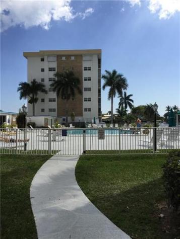 3040 NE 16th Avenue Oakland Park FL 33334