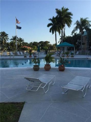3040 NE 16th Avenue Oakland Park FL 33334