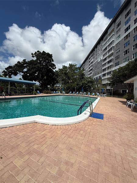 4001 Hillcrest Drive Hollywood FL 33021