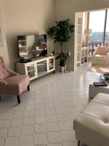 4001 Hillcrest Drive Hollywood FL 33021