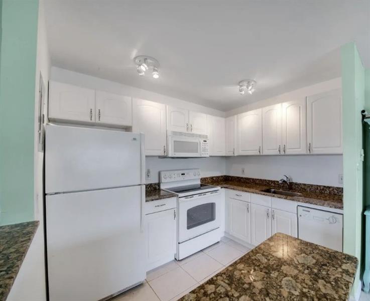 223 Flanders E Delray Beach FL 33484