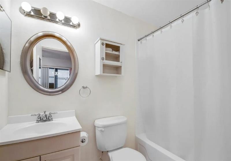 223 Flanders E Delray Beach FL 33484