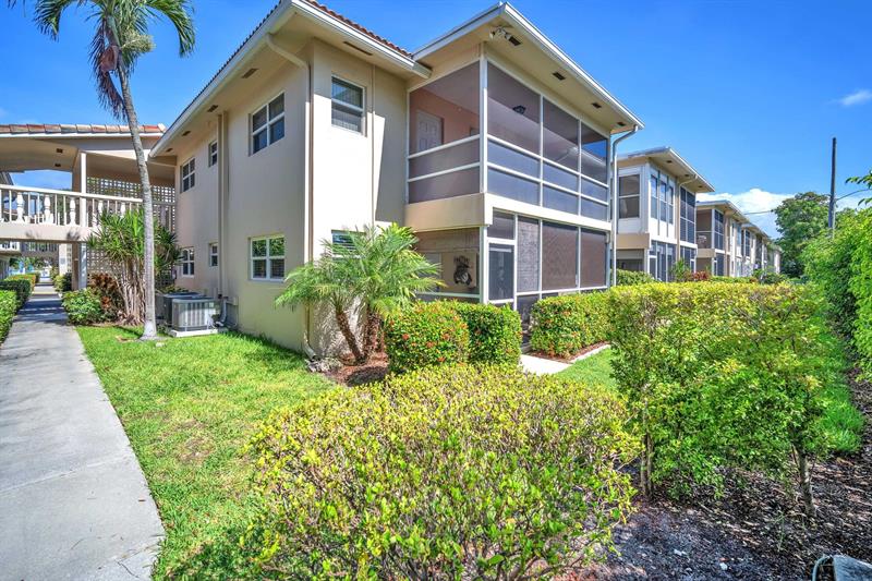 2131 NE 42nd Court Lighthouse Point FL 33064