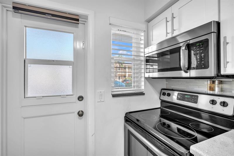 2131 NE 42nd Court Lighthouse Point FL 33064