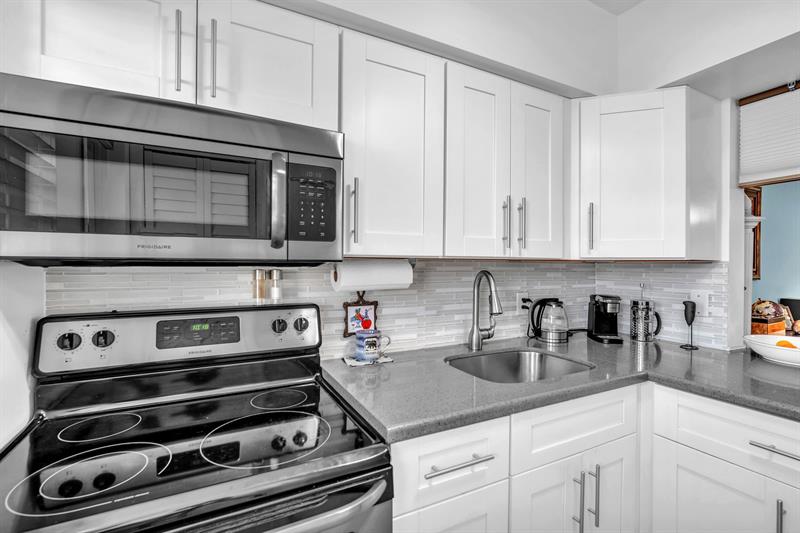 2131 NE 42nd Court Lighthouse Point FL 33064