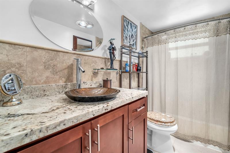 2131 NE 42nd Court Lighthouse Point FL 33064