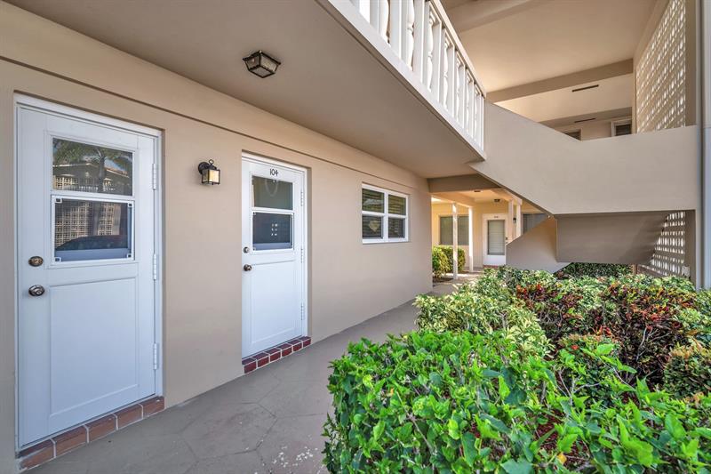 2131 NE 42nd Court Lighthouse Point FL 33064