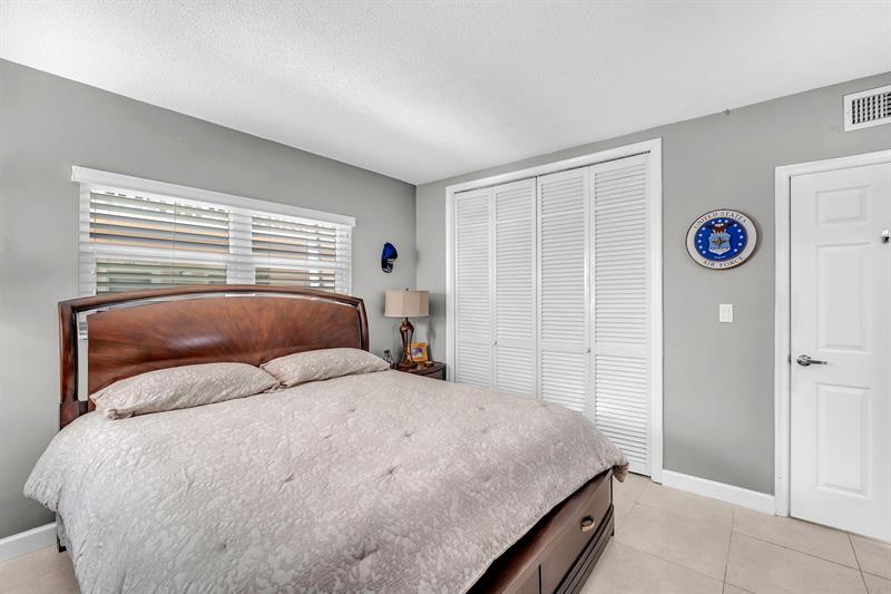 2131 NE 42nd Court Lighthouse Point FL 33064