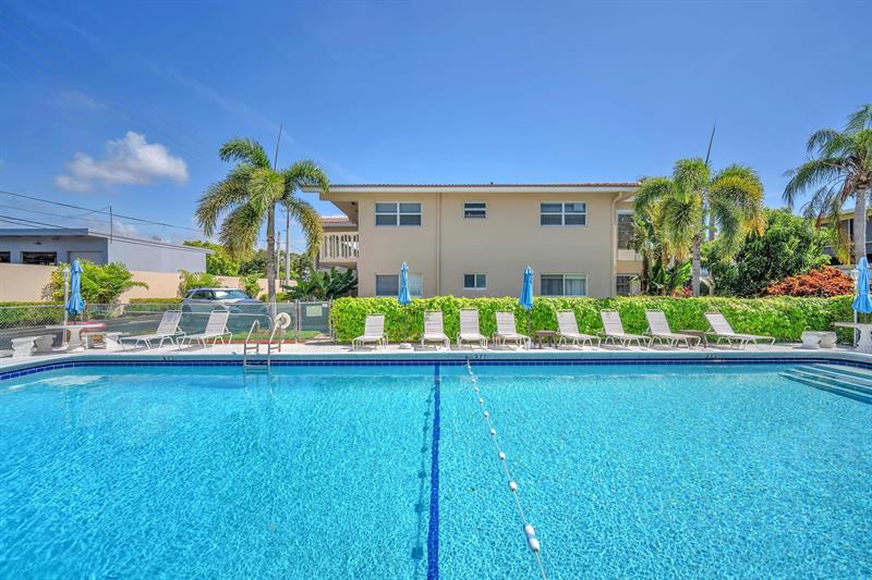 2131 NE 42nd Court Lighthouse Point FL 33064