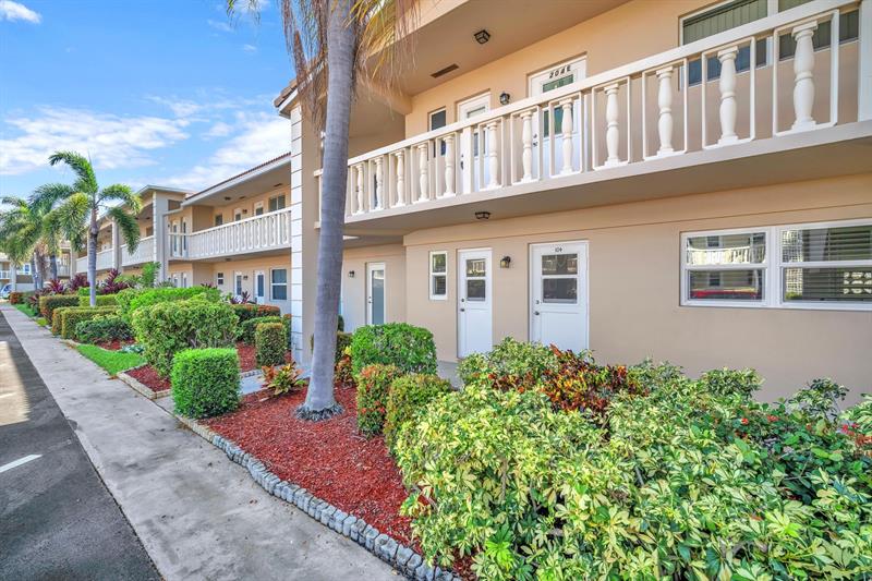 2131 NE 42nd Court Lighthouse Point FL 33064