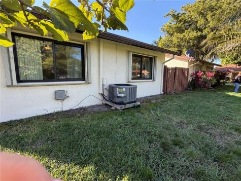 6711 S Parkway Drive Margate FL 33068
