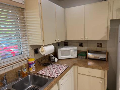 6711 S Parkway Drive Margate FL 33068