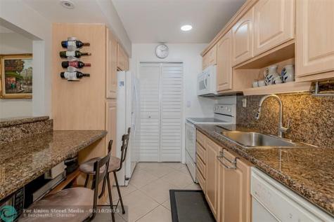 230 Lakeview Drive Weston FL 33326