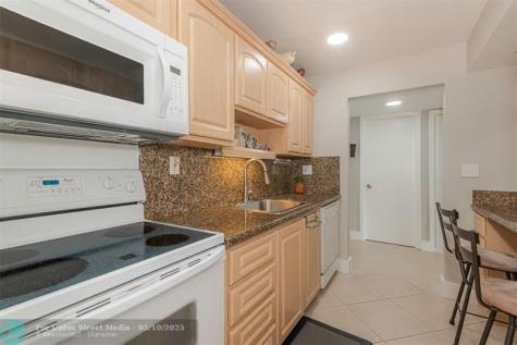 230 Lakeview Drive Weston FL 33326