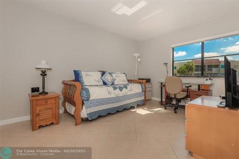 230 Lakeview Drive Weston FL 33326