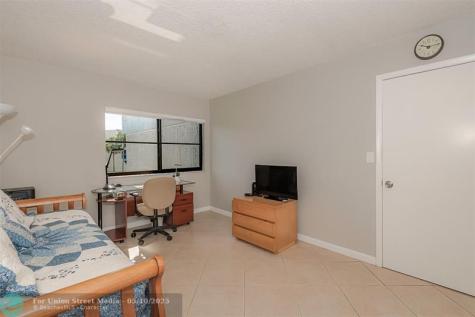 230 Lakeview Drive Weston FL 33326