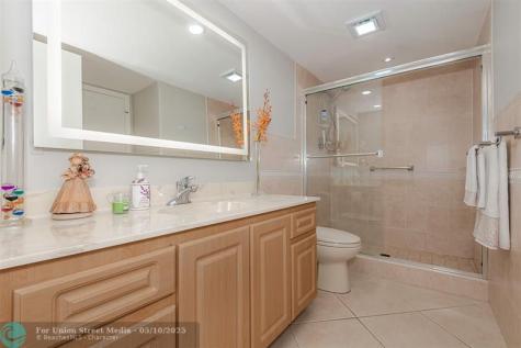 230 Lakeview Drive Weston FL 33326