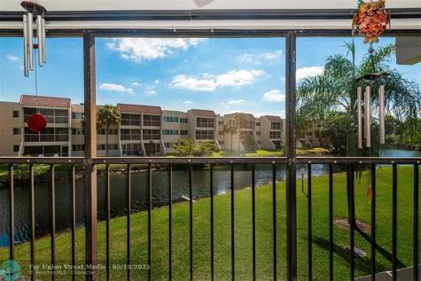 230 Lakeview Drive Weston FL 33326