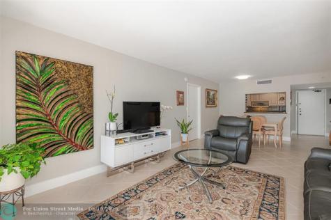 230 Lakeview Drive Weston FL 33326