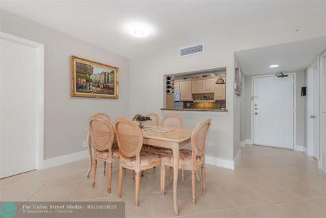 230 Lakeview Drive Weston FL 33326