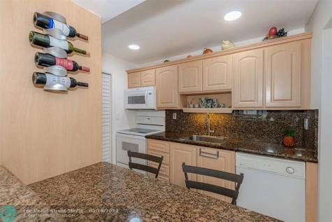 230 Lakeview Drive Weston FL 33326