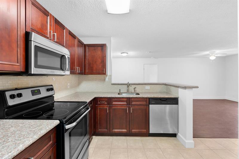 11295 W Atlantic Coral Springs FL 33071