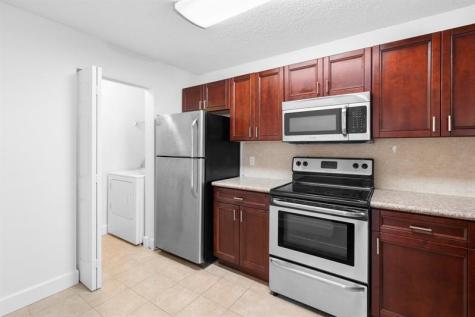 11295 W Atlantic Coral Springs FL 33071