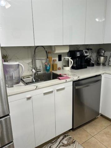 2811 Somerset Drive Lauderdale Lakes FL 33311