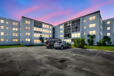 2800 Somerset Drive Lauderdale Lakes FL 33311