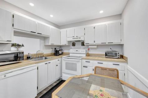 2800 Somerset Drive Lauderdale Lakes FL 33311