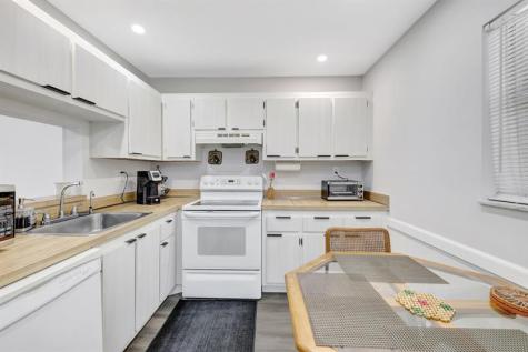 2800 Somerset Drive Lauderdale Lakes FL 33311