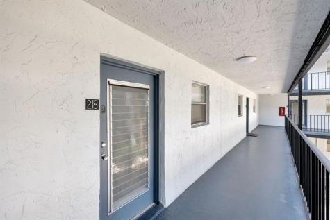 2800 Somerset Drive Lauderdale Lakes FL 33311