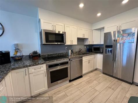 3731 N Country Club Drive Aventura FL 33180